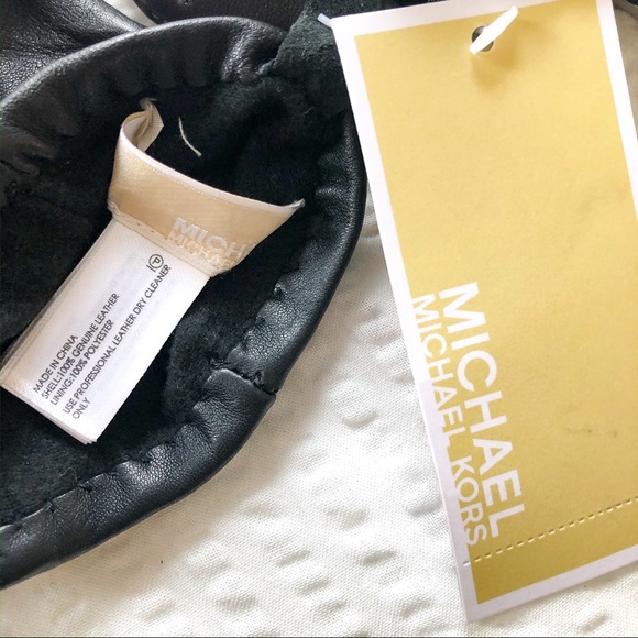 π Michael Kors Leather Tech Gloves - Picture 5 of 8